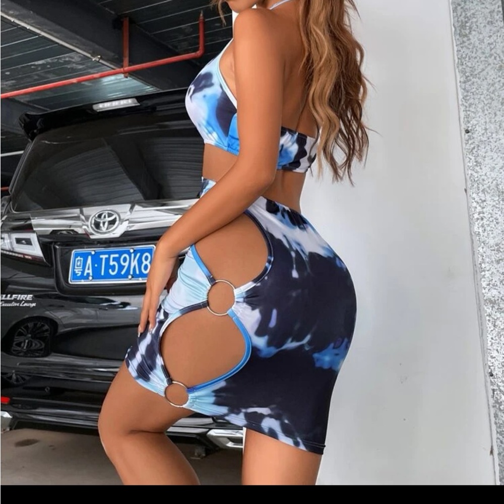 Blue cutout dress